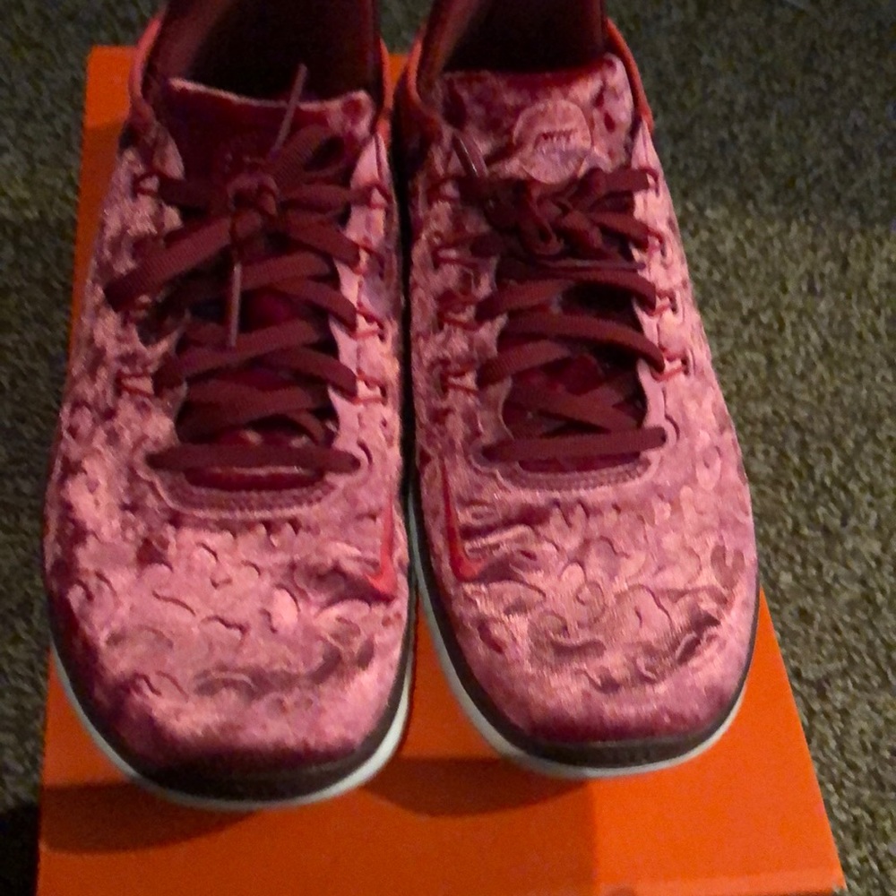 Nike free rn wild velvet